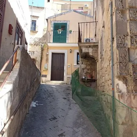 Casa Basilico' A Vicino Duomo S. Giorgio Holiday home *
