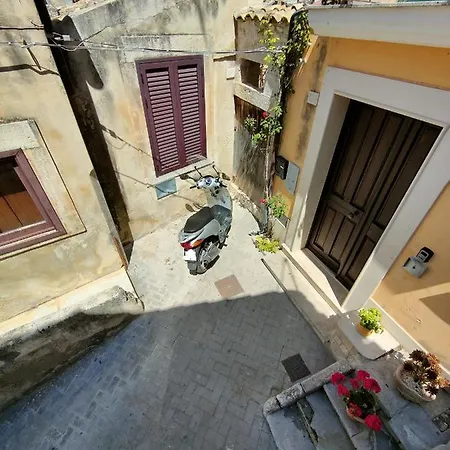Casa Basilico' A Vicino Duomo S. Giorgio * Modica